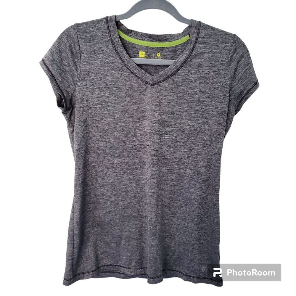 76. Women's Grey Sports/Athletic Sweat Wicking Shirt Size Small